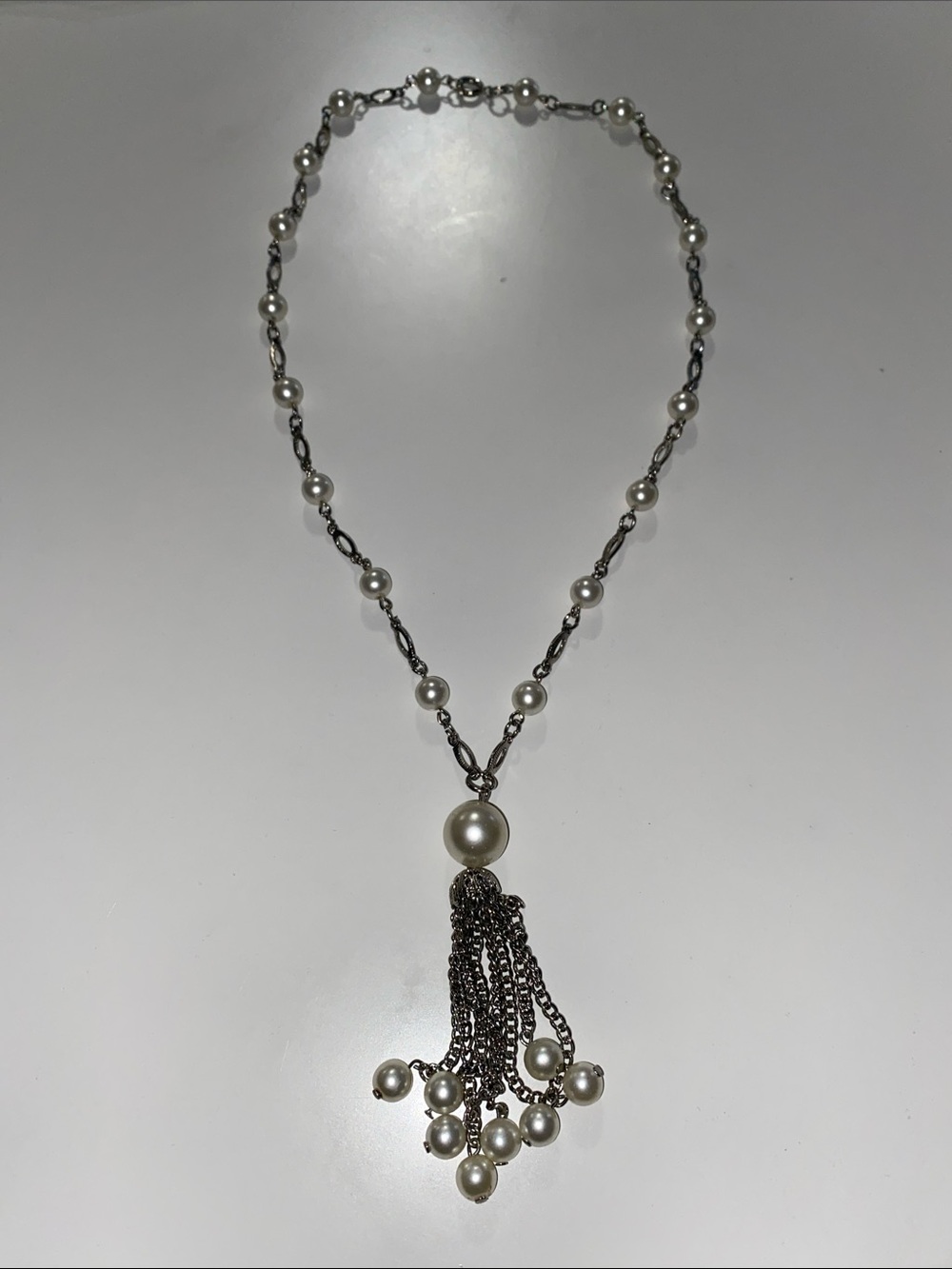 Pearl Tassel Pendant Necklace in White and Silver